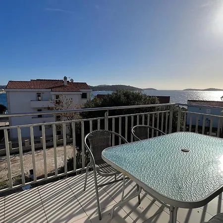 Ivica M. * Rogoznica (Sibenik-Knin)