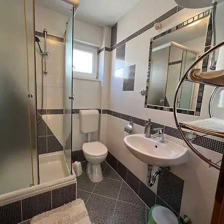 Ivica M. Apartman Rogoznica