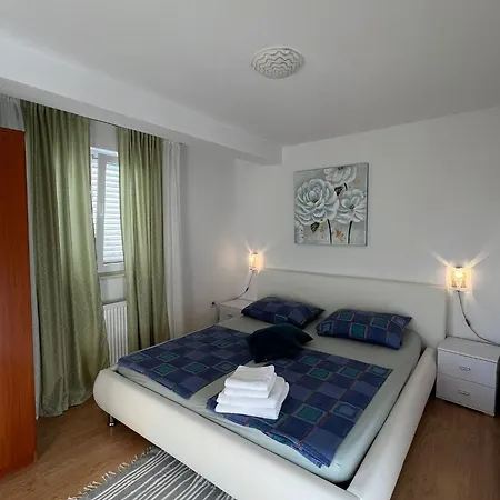 Ivica M. Apartamento Rogoznica (Sibenik-Knin)