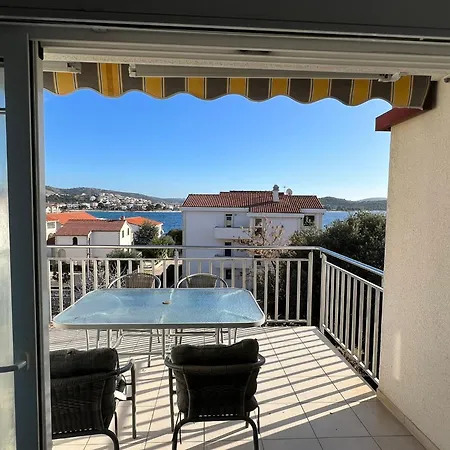 Ivica M. * Rogoznica (Sibenik-Knin)