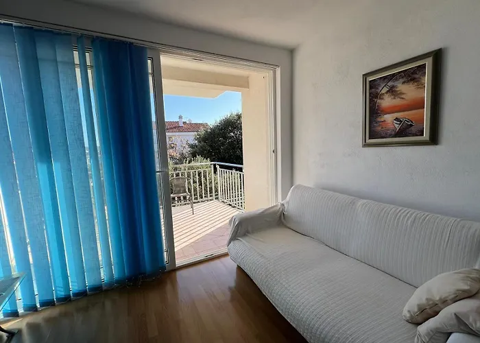 Ivica M. * Rogoznica (Sibenik-Knin)