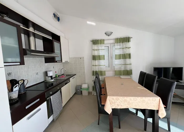 Apartman Ivica M. Rogoznica (Sibenik-Knin)