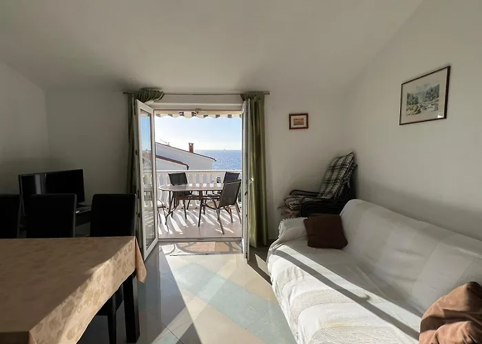 Ivica M. * Rogoznica (Sibenik-Knin)