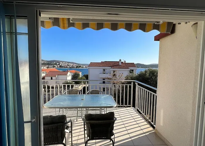 Ivica M. * Rogoznica (Sibenik-Knin)